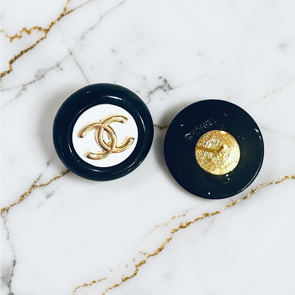 Luxury Black/White/Gold Upcycled Button Earrings 18mm - Picture 2 of 2